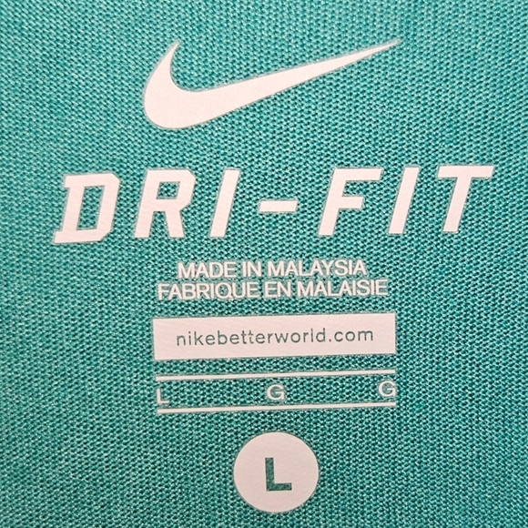 Nike Teal and Yellow Graphic Tee - Picture 8 of 15